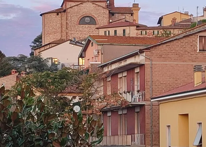 Via Roma 34 * Castiglione del Lago